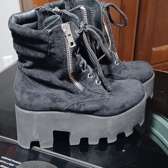 Dolls kill platform boots! 🖤 - Picture 3 of 5